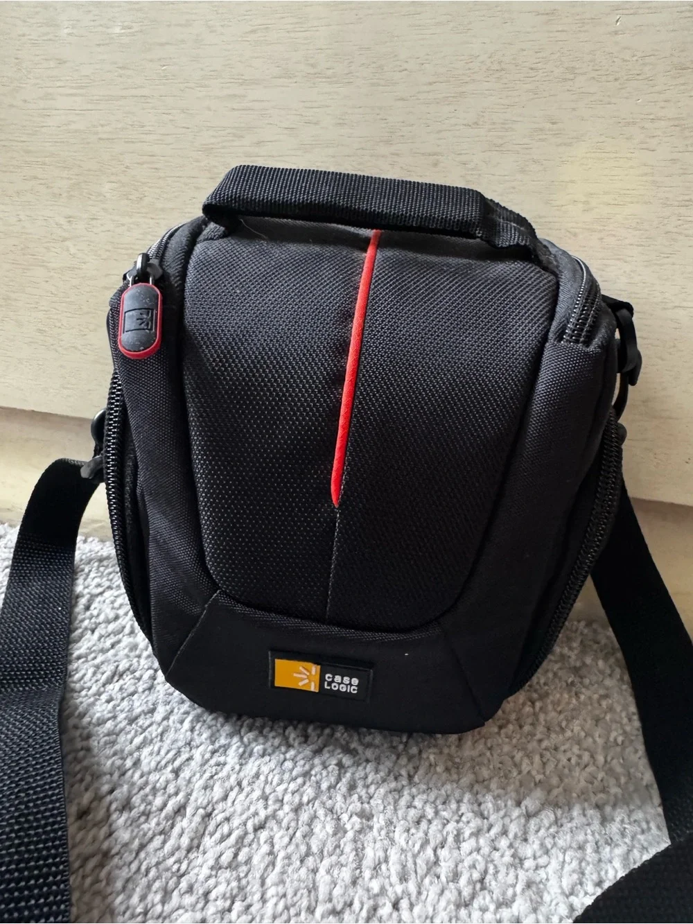 Case Logic DCB-304 Camera Bag